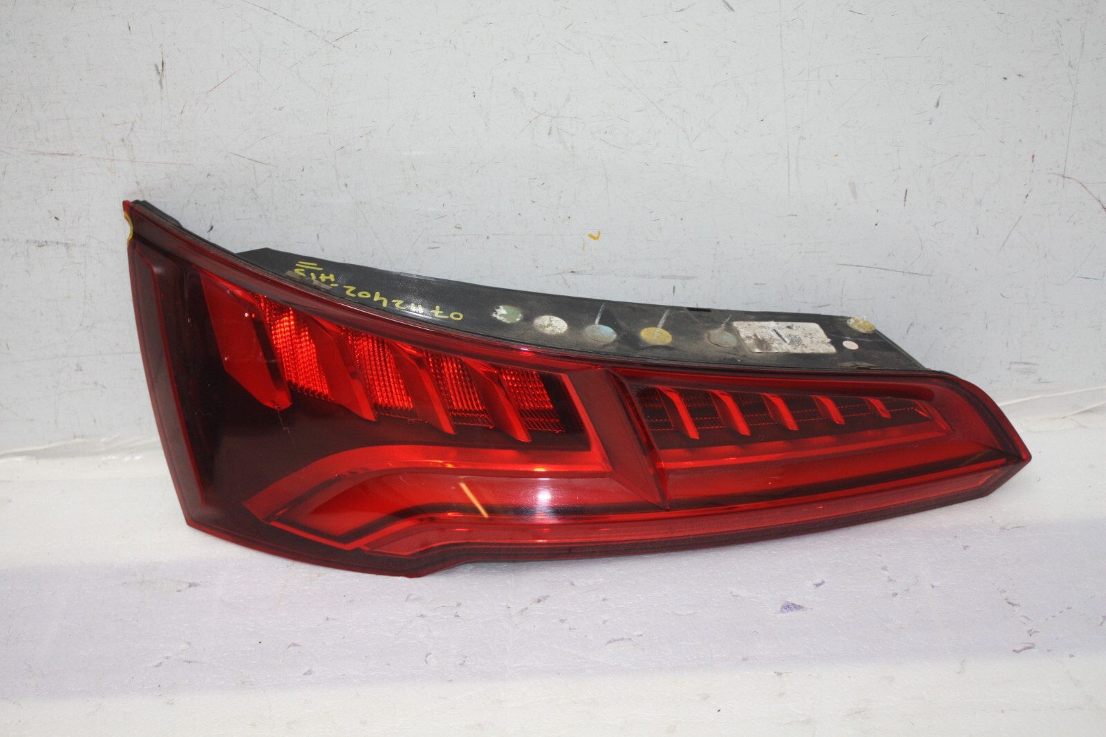 Audi Q5 LED Left Side Tail Light 2017 TO 2020 Genuine *LENS DAMAGED*