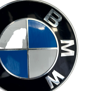 BMW 1 3 4 Series Front Emblem Badge Logo 728875204 Genuine - Image 3