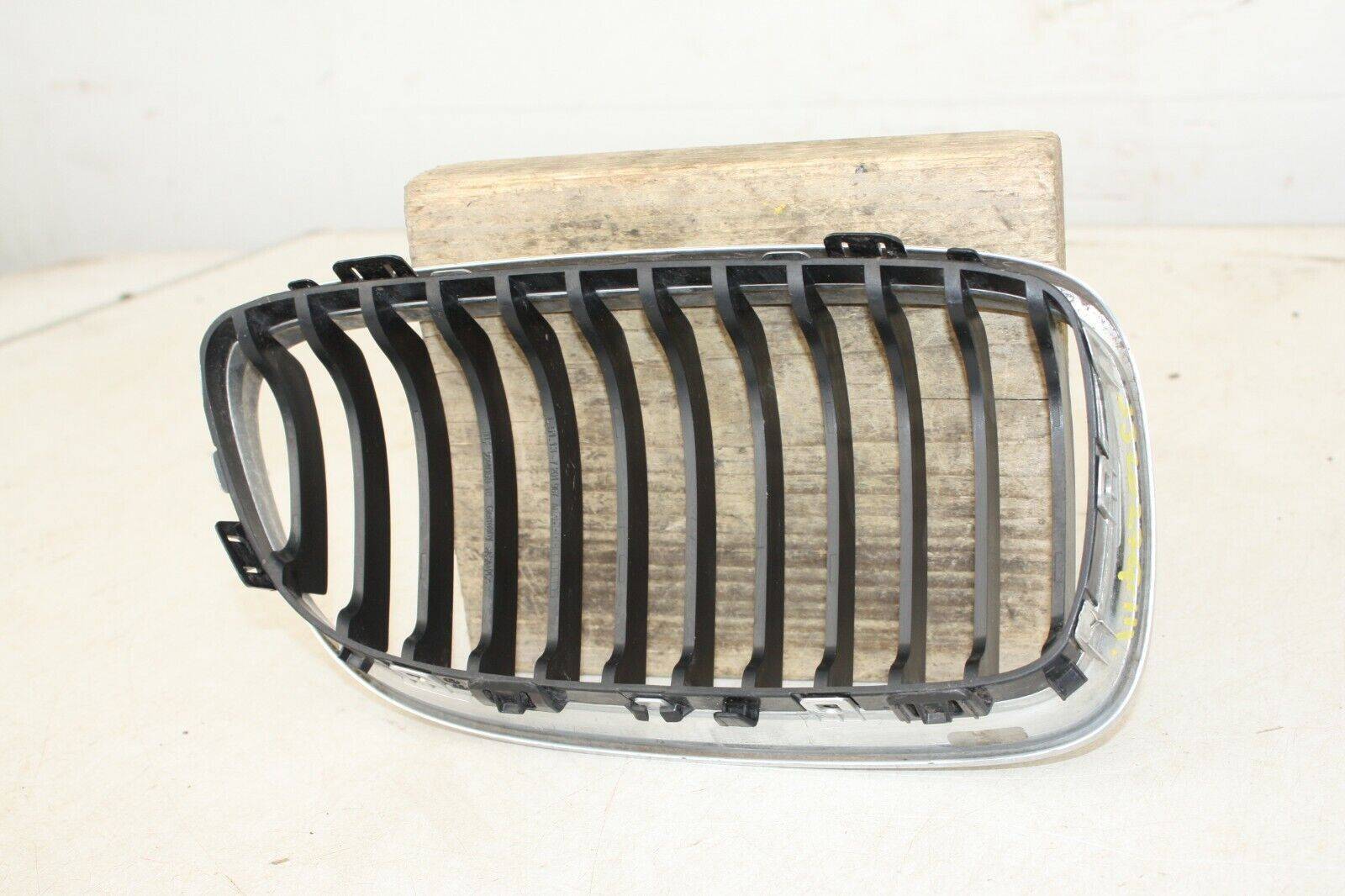BMW-3-SERIES-FRONT-BUMPER-KIDNEY-GRILL-LEFT-2008-TO-2012-175367532000-9