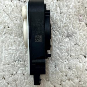 BMW 5 Series G30 Radiator Active Grille Actuator Motor 5811R1001 Genuine 12 BMW 5 Series G30 Radiator Active Grille Actuator Motor 5811R1001 Genuine - Image 4