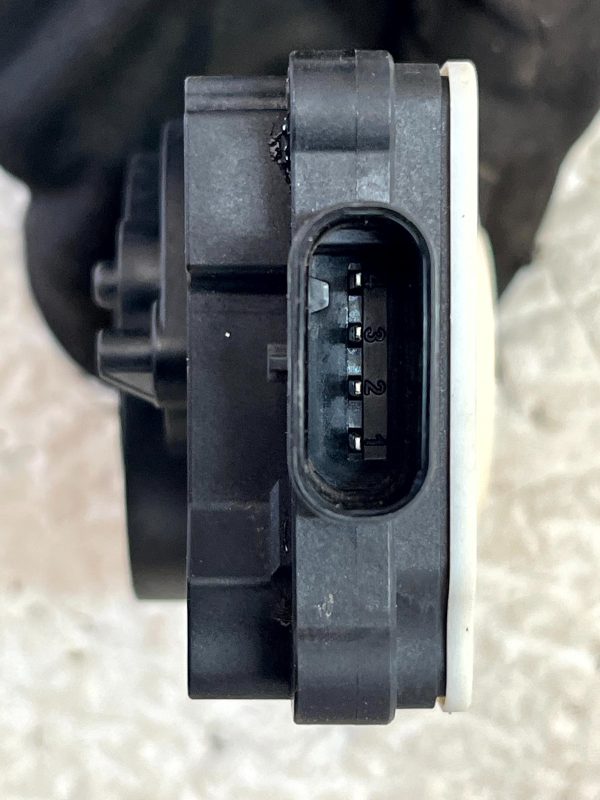 BMW 5 Series G30 Radiator Active Grille Actuator Motor 5811R1001 Genuine 6 BMW 5 Series G30 Radiator Active Grille Actuator Motor 5811R1001 Genuine 178503049870 7