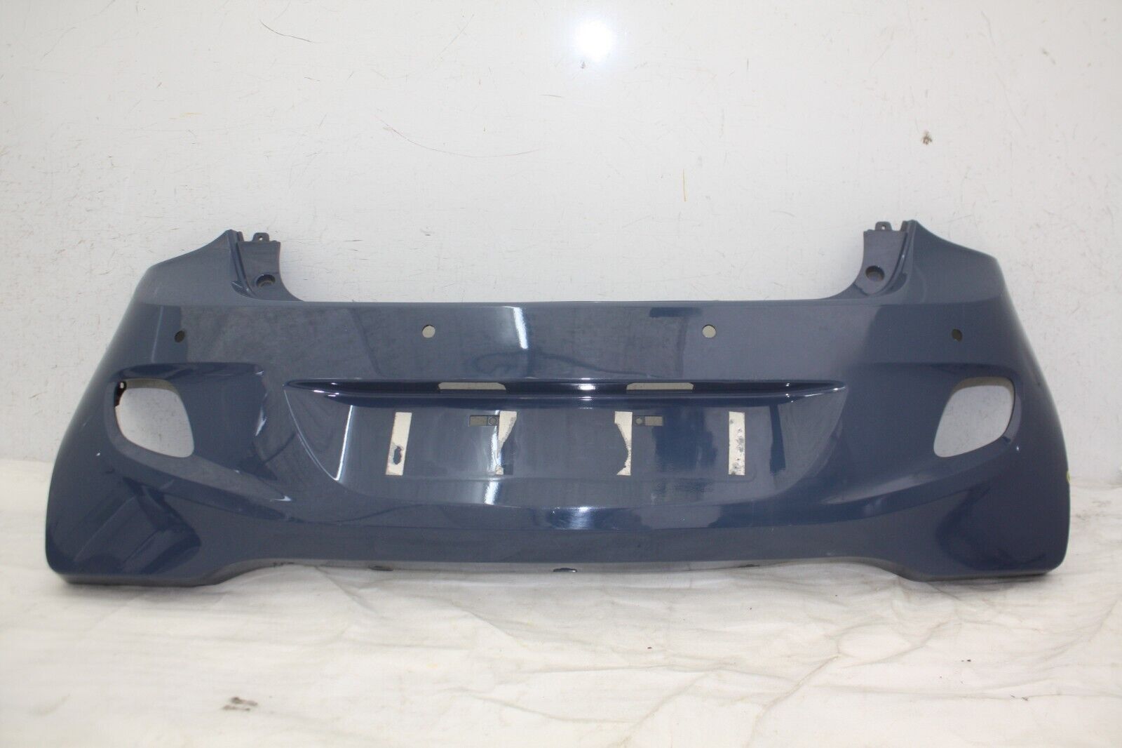 Hyundai i30 Rear Bumper 86611-B9000 Genuine *DAMAGED*