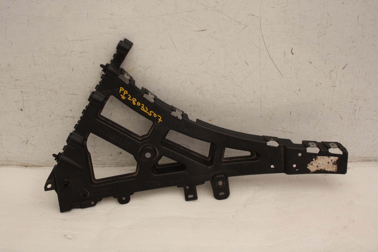 Jaguar F Pace X761 Rear Bumper Left Side Bracket 2016 ON HK83-17B931-AE Genuine