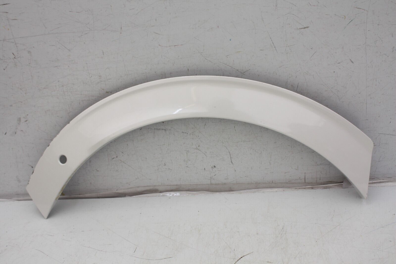 Kia EV6 CV GT Line Rear Right Wheel Arch 2022-2024 87744-CVDB0 Genuine *DAMAGED*