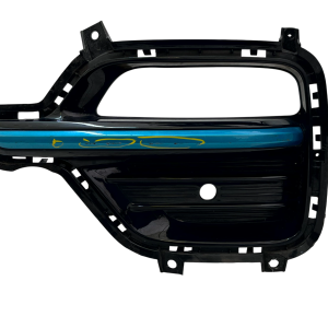 Kia Niro EV Rear Bumper Right Side Reflector Grille 2022 ON 8662404010 Genuine - Image 4