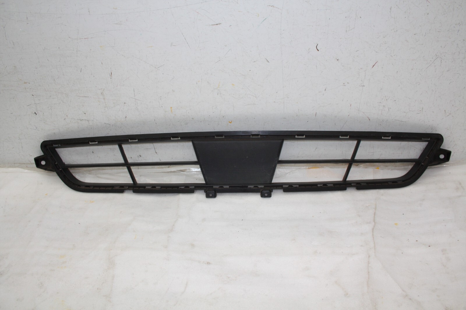 Kia Sorento Front Bumper Grill 2015 TO 2018 86562-C5520 Genuine