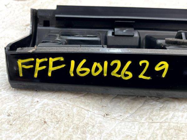 LR Range Rover Sport Front Left Door Moulding Trim 18 22 M8E2 21065 AH Genuine 178510567790 17