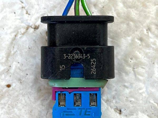 Land Rover Defender Discovery Parking Sensor Plug Connector 322363435 Genuine 7 Land Rover Defender Discovery Parking Sensor Plug Connector 322363435 Genuine 178516303120 8