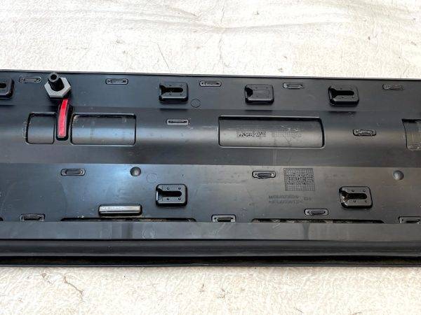 Land Rover Defender L663 Front Left Door Molding Trim 20 ON L8B2-21065-C Genuine 10 Land Rover Defender L663 Front Left Door Molding Trim 20 ON L8B2 21065 C Genuine 178430132580 11