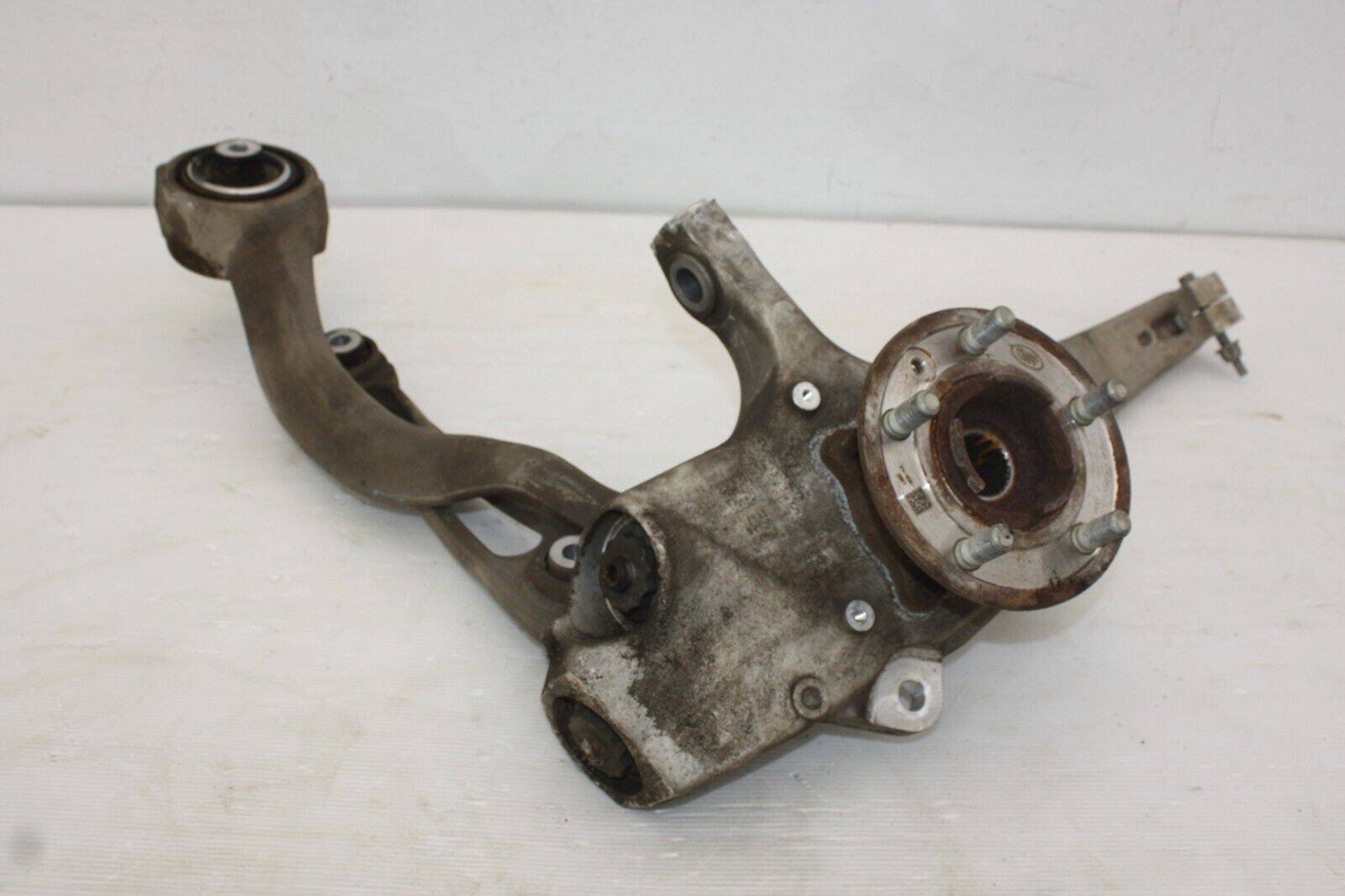 Land-Rover-Discovery-5-Front-left-Hub-steering-knuckle-spindle-MY42-3K186-AC-175613085990-12