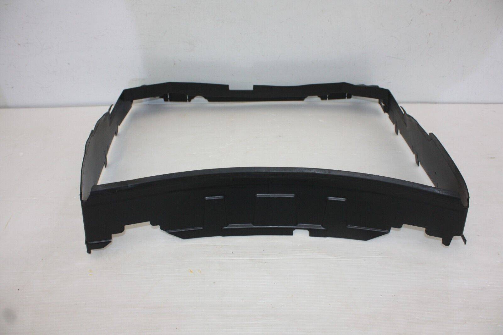 Land-Rover-Discovery-L462-Radiator-Surround-HY32-8C464-A-Genuine-175857420360-2