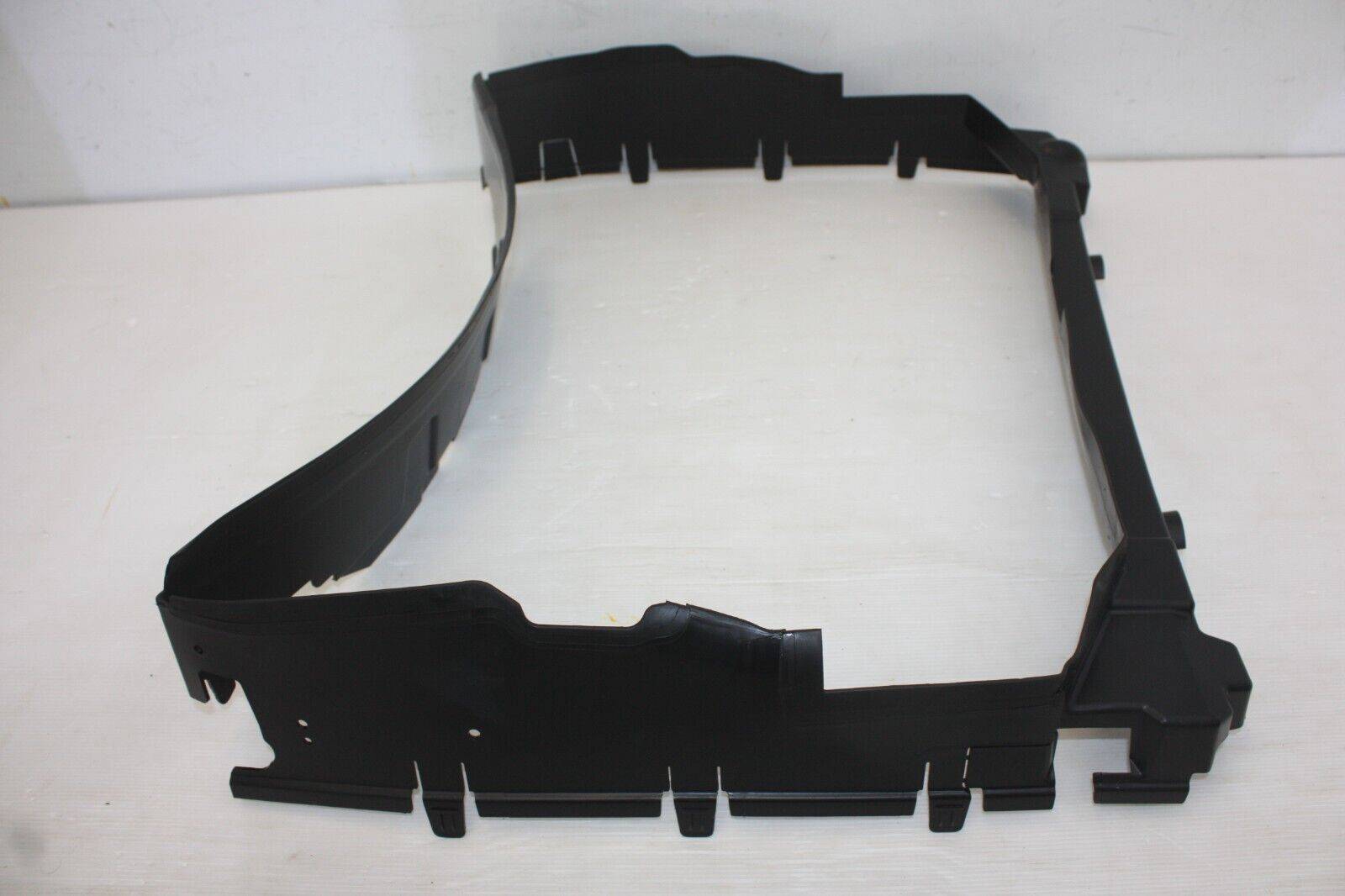 Land-Rover-Discovery-L462-Radiator-Surround-HY32-8C464-A-Genuine-175857420360-5