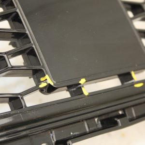 Land Rover Discovery Sport Front Bumper Lower Grill 2019 ON Genuine *DAMAGED* - Image 9