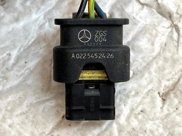 Mercedes A B C E CLA GLA PDC Parking Sensor Plug Connector A0225452426 Genuine 178439616550 8