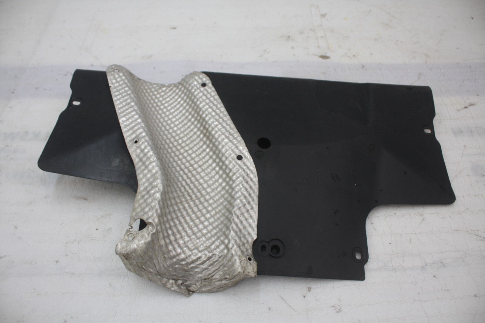 Mercedes B Class W246 Under Tray Exhaust Heat Shield A2463520391 Genuine