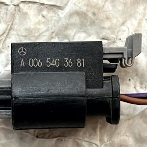 Mercedes C-Class W203 Wiring Loom Harness Plug Connector A0065403681 Genuine - Image 9