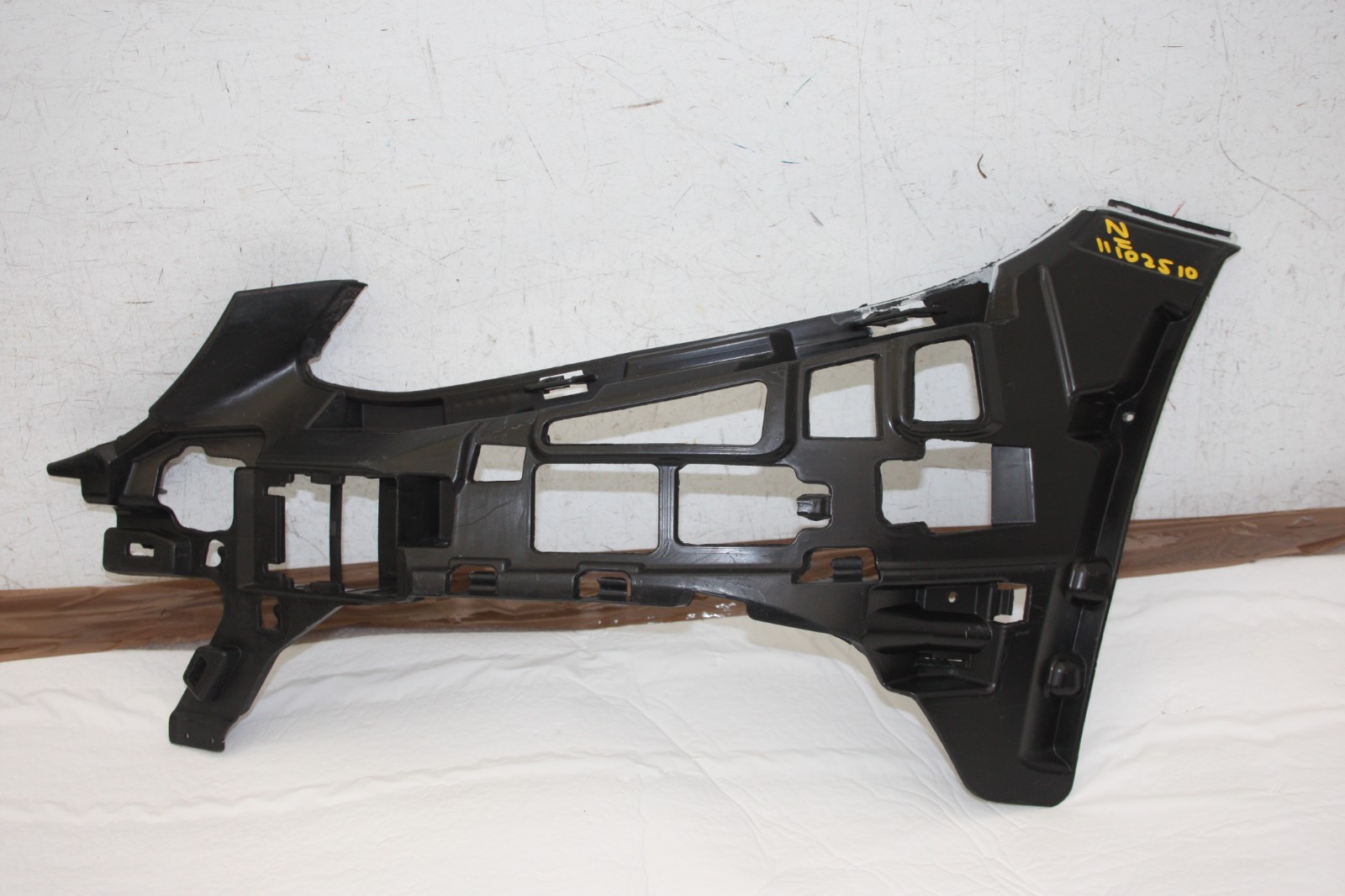 Mercedes C Class W205 Front Bumper Left Bracket 2014-2018 A2058850565 Genuine