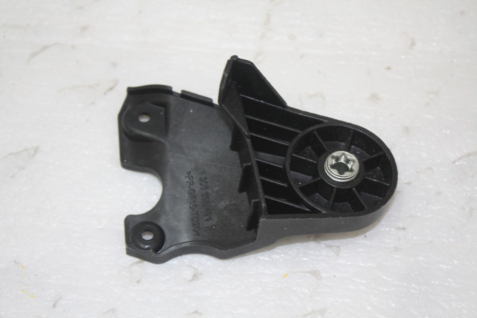 Mercedes C Class W205 Right Headlight Fixing Bracket A2058200414 Genuine