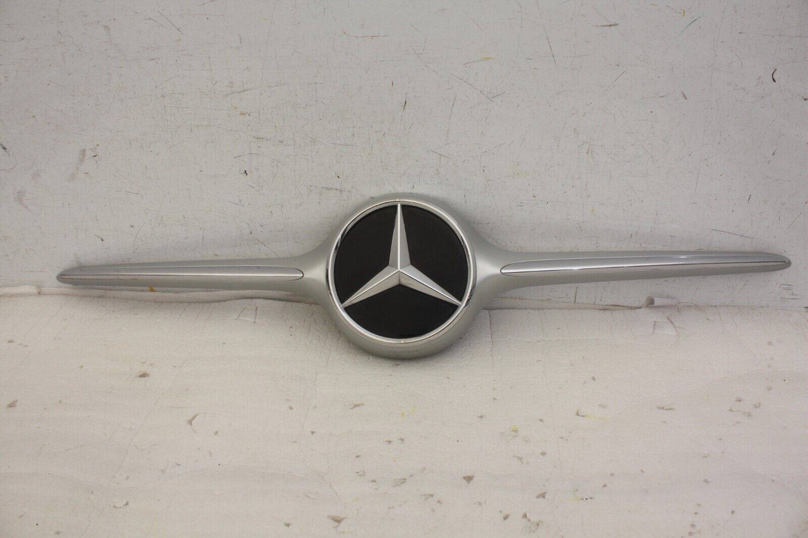 Mercedes CLS C257 Front Bumper Grill Trim With Badge A2578851300 Genuine 176423430070