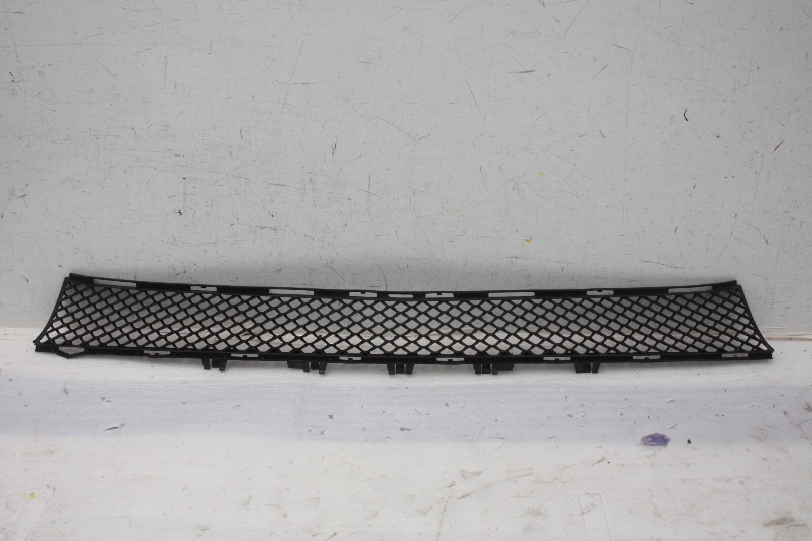 Mercedes E Class W213 Front Bumper Lower Grill 2016-2023 A2138850622 *DAMAGED*