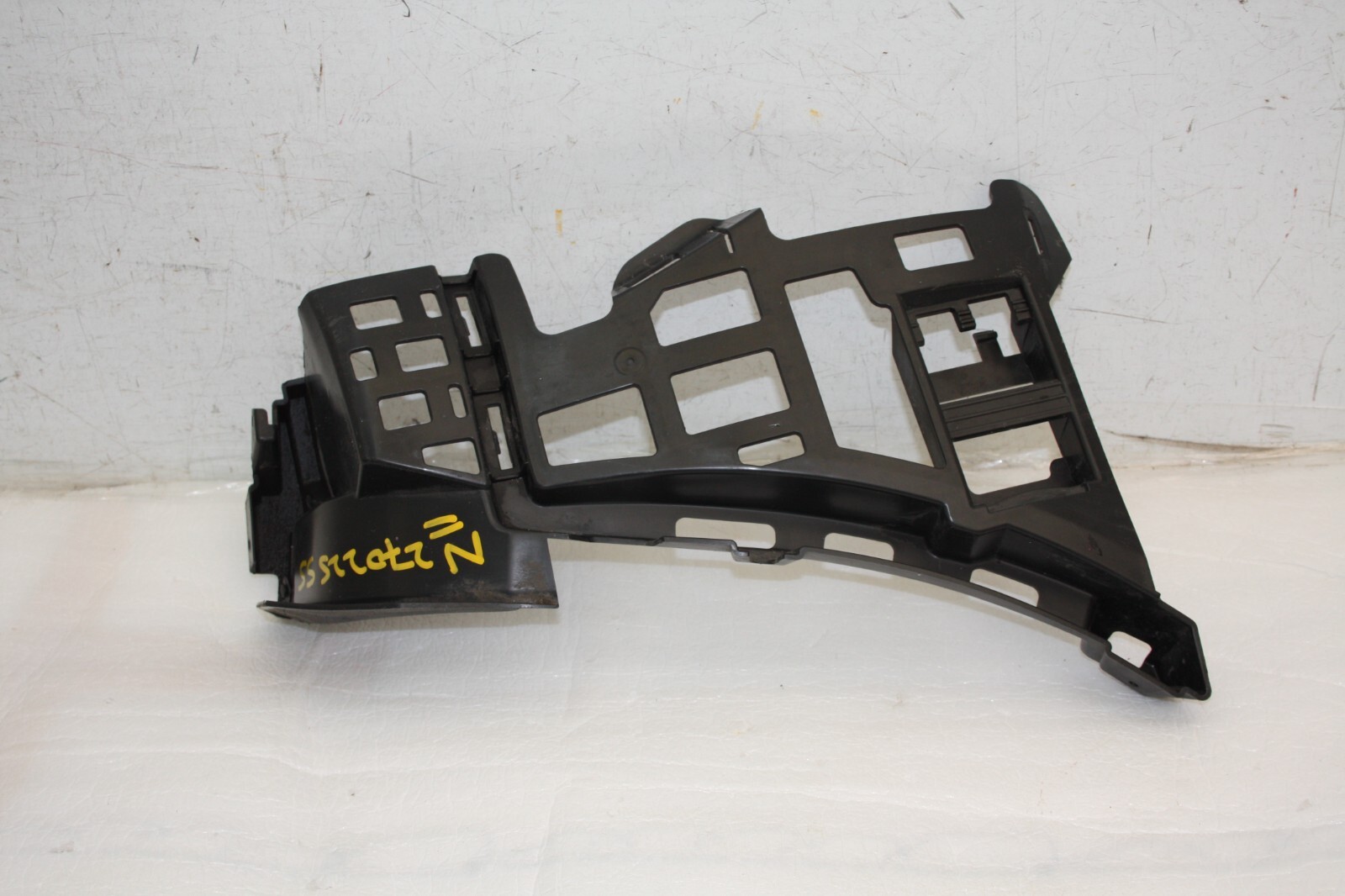 Mercedes GLA X156 Rear Bumper Right Bracket 2014 TO 2017 A1568851214 Genuine