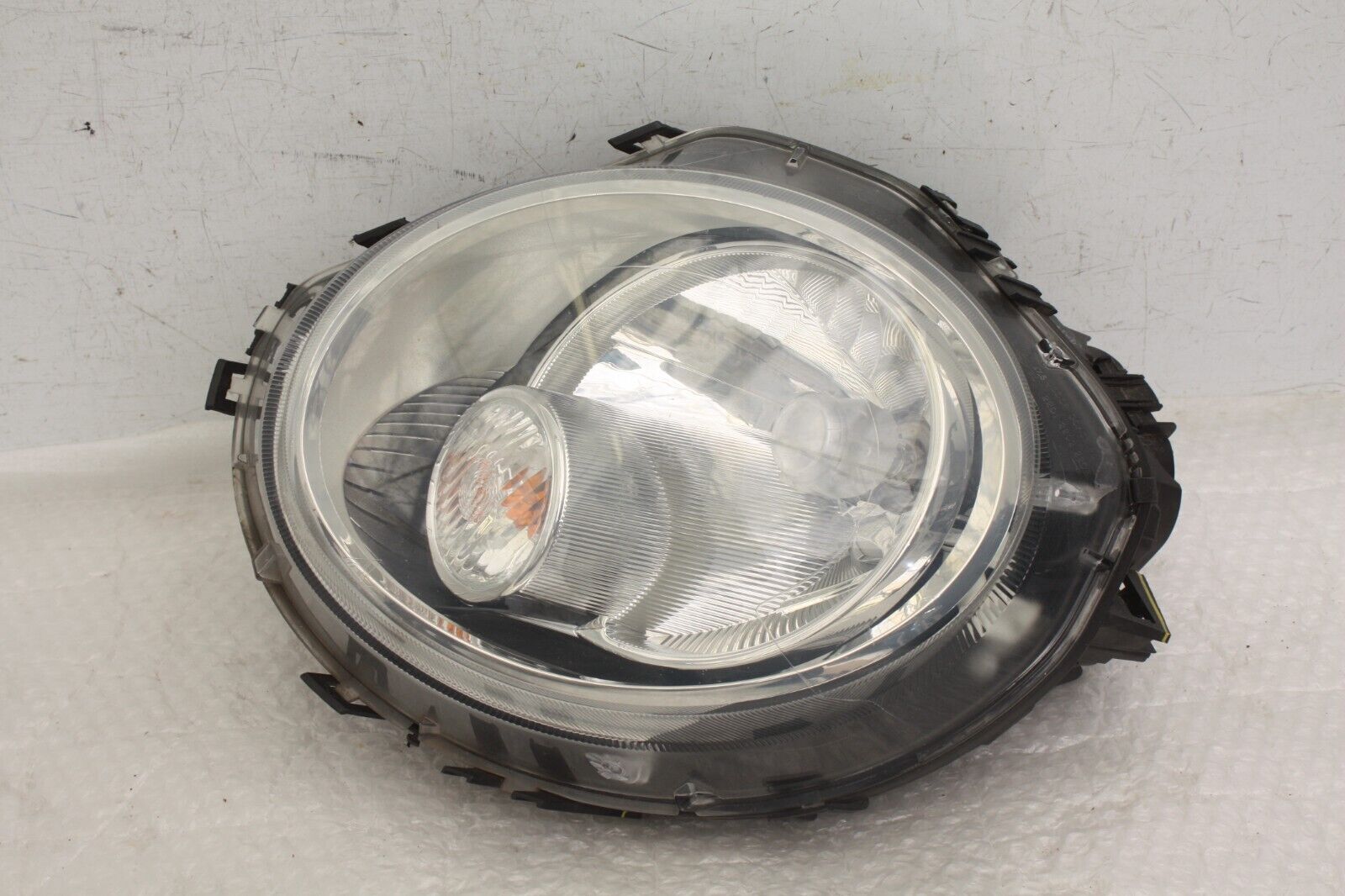 Mini Clubman Left Side Headlight 160818-04 Genuine *DAMAGED*