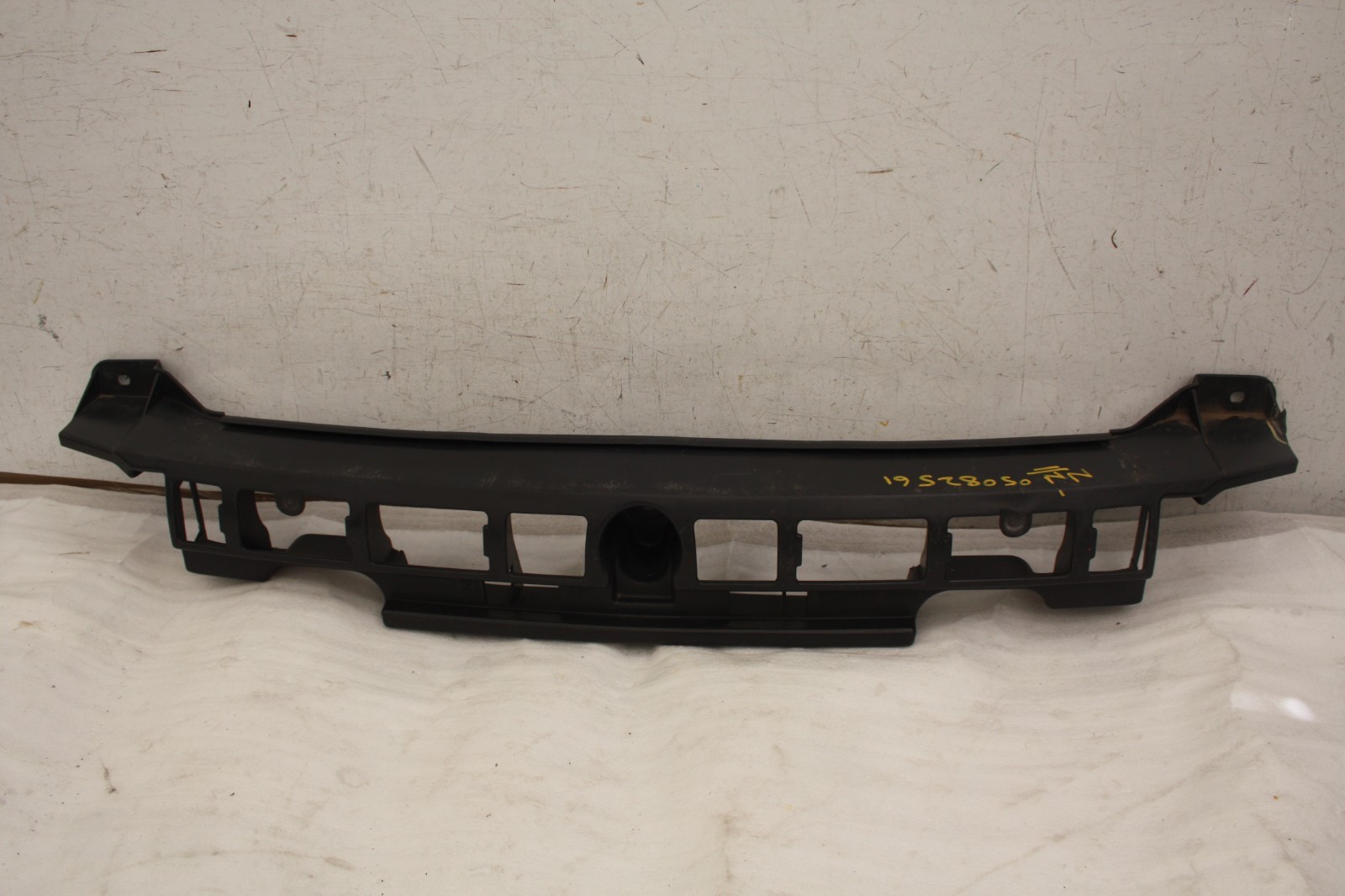 Peugeot 207 Rear Bumper Support Bracket 2006 – 2009 9649681080 Genuine *DAMAGED*