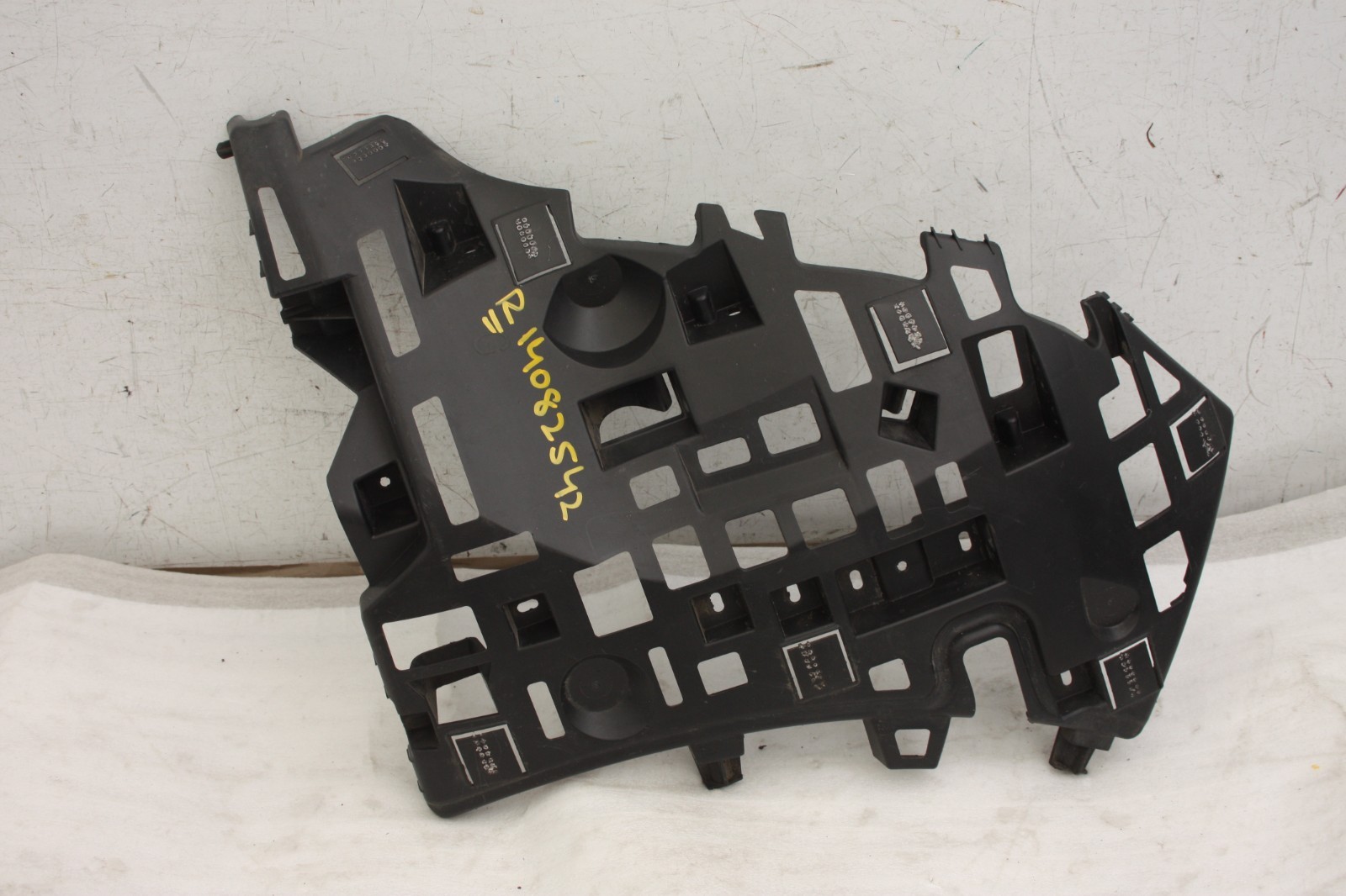 Peugeot 508 Front Bumper Left Bracket 2018-2023 9813646480 Genuine