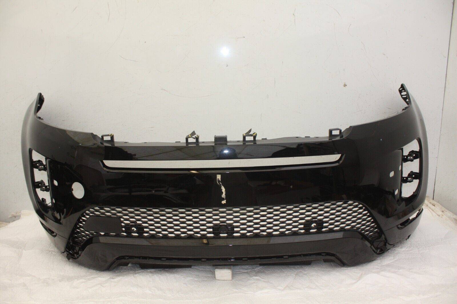 Range Rover Evoque Dynamic Front Bumper K8D2 17F003 E Genuine DAMAGED 176585084490