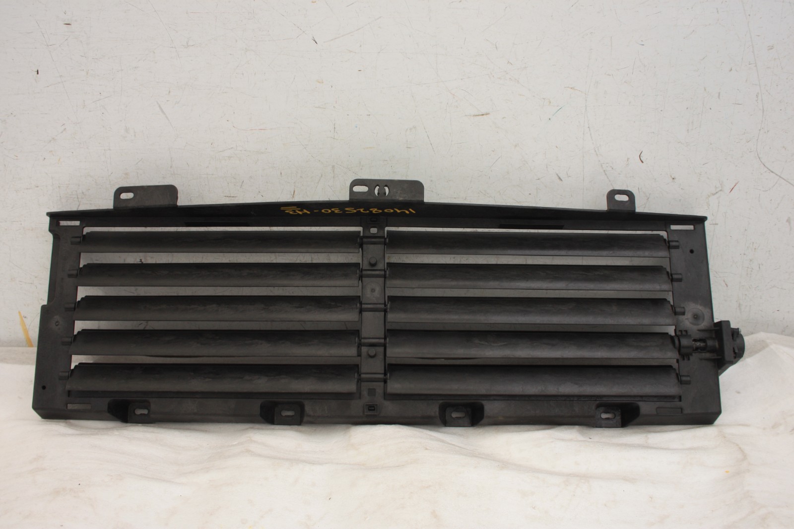 Range Rover Evoque L551 Front Shutter Grill 2018 ON K8D2-8A118-A Genuine