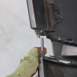 Range Rover Evoque Rear Bumper 2019 ON K8D2-17D781-AAW *GOT DAMAGED SEE ALL PIC* - Image 12