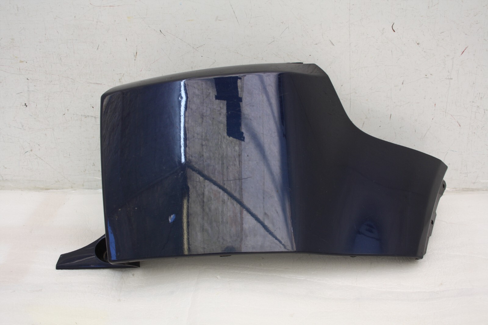 Range Rover Evoque Rear Bumper Right Corner 2015 TO 2019 BJ32-17926-A *DAMAGED*