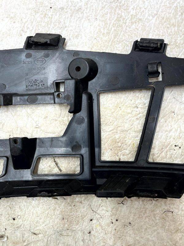 Range Rover Velar Front Bumper Right Bracket 2017 TO 2023 J8A2-17C862-BA Genuine 9 Range Rover Velar Front Bumper Right Bracket 2017 TO 2023 J8A2 17C862 BA Genuine 178507815450 10