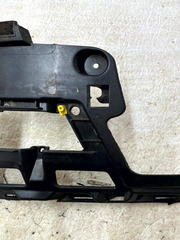 Range Rover Velar Front Bumper Right Bracket 2017 TO 2023 J8A2-17C862-BA Genuine 4 Range Rover Velar Front Bumper Right Bracket 2017 TO 2023 J8A2 17C862 BA Genuine 178507815450 5