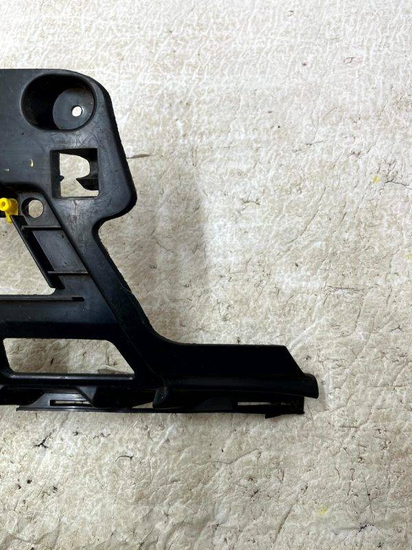 Range Rover Velar Front Bumper Right Bracket 2017 TO 2023 J8A2-17C862-BA Genuine 5 Range Rover Velar Front Bumper Right Bracket 2017 TO 2023 J8A2 17C862 BA Genuine 178507815450 6