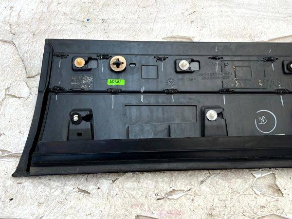 Range Rover Velar L560 Front Left Lower Door Moulding 17 23 J8A2 21065 A Genuine 178507860300 9