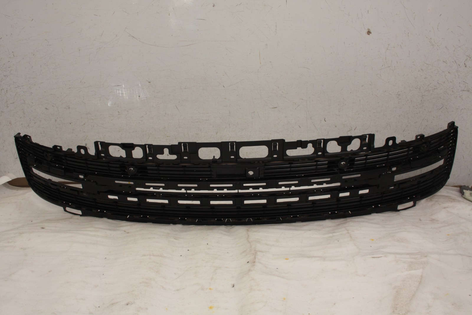 Range Rover Vogue L460 Front Bumper Lower Grill 2022 ON M8E2-17F791-A Genuine