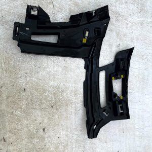 Range Rover Vogue L460 Front Left Bumper Bracket 2022 ON M8E2-17C863-A Genuine - Image 7