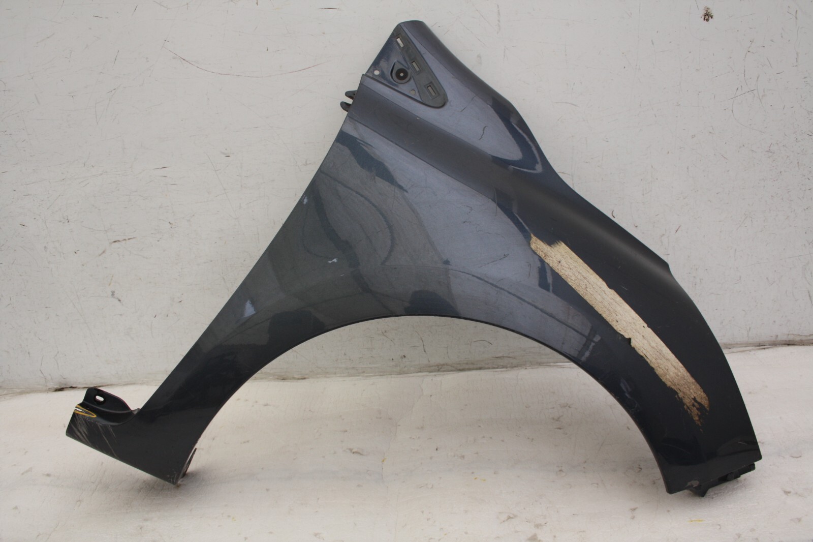 Renault Clio MK4 Front Right Side Wing 2013-2019 631009436R Genuine *DAMAGED*