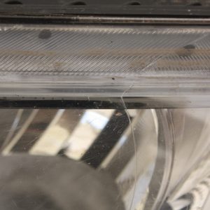 Skoda Octavia Left Side Headlight 5E2941015 Genuine *DAMAGED* - Image 5