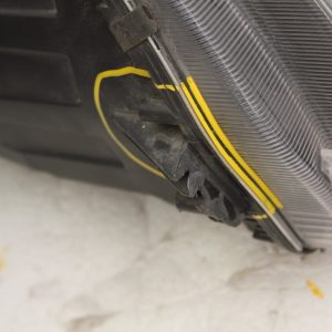Skoda Octavia Left Side Headlight 5E2941015 Genuine *DAMAGED* - Image 9