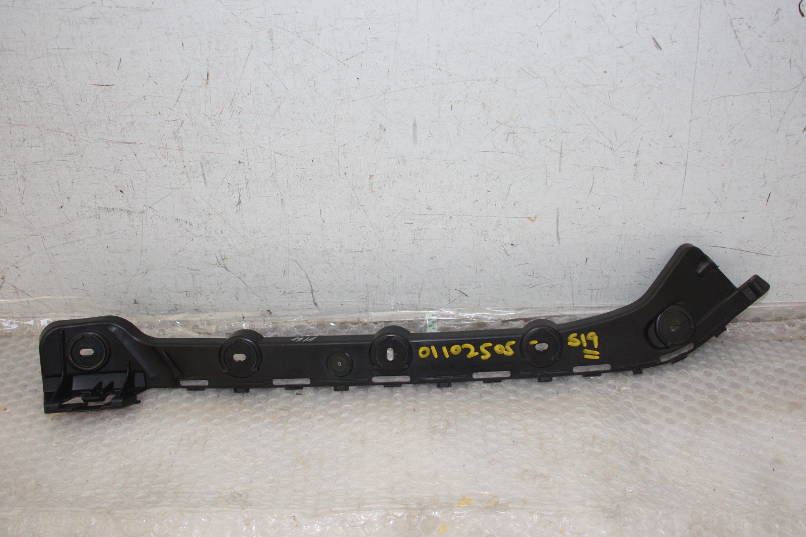 Skoda Octavia Rear Bumper Right Bracket 2013 TO 2017 5E9807394 Genuine