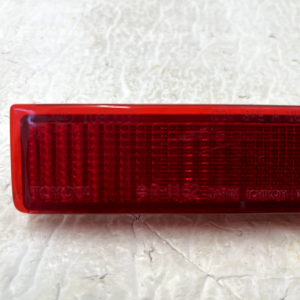 Toyota Avensis Verso Rear Bumper Right Reflector 2003 TO 2006 E43020009 Genuine - Image 3