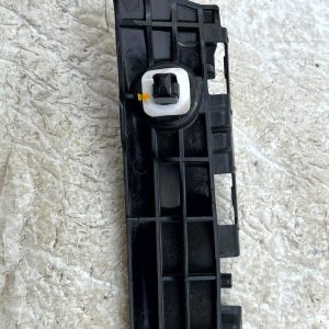 Toyota Yaris Rear Bumper Left Mount Bracket 2011 TO 2014 52576-0D130 Genuine - Image 7