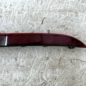 VW Tiguan Rear Bumper Right Reflector 2024 ON 571945106 Genuine - Image 5