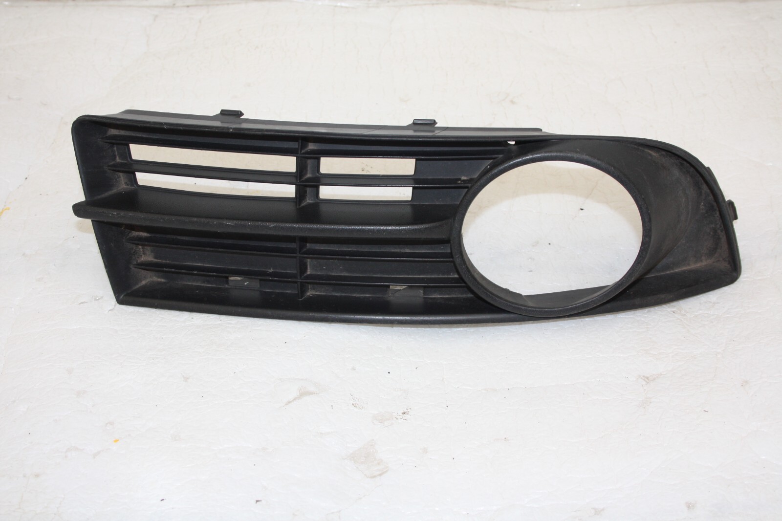 VW Touran Front Bumper Lower Right Grill 2003 TO 2006 1T0853666A Genuine