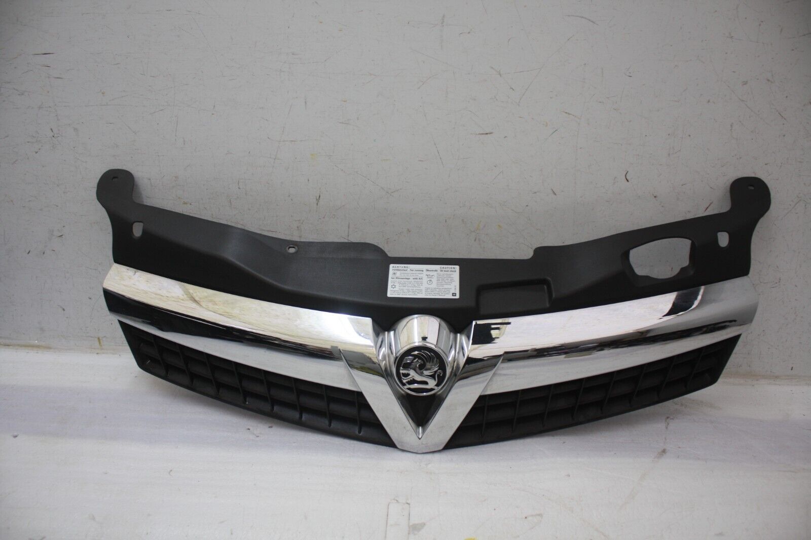 Vauxhall Astra H Front Bumper Grill 2004 TO 2006 13247081 Genuine *DAMAGED*