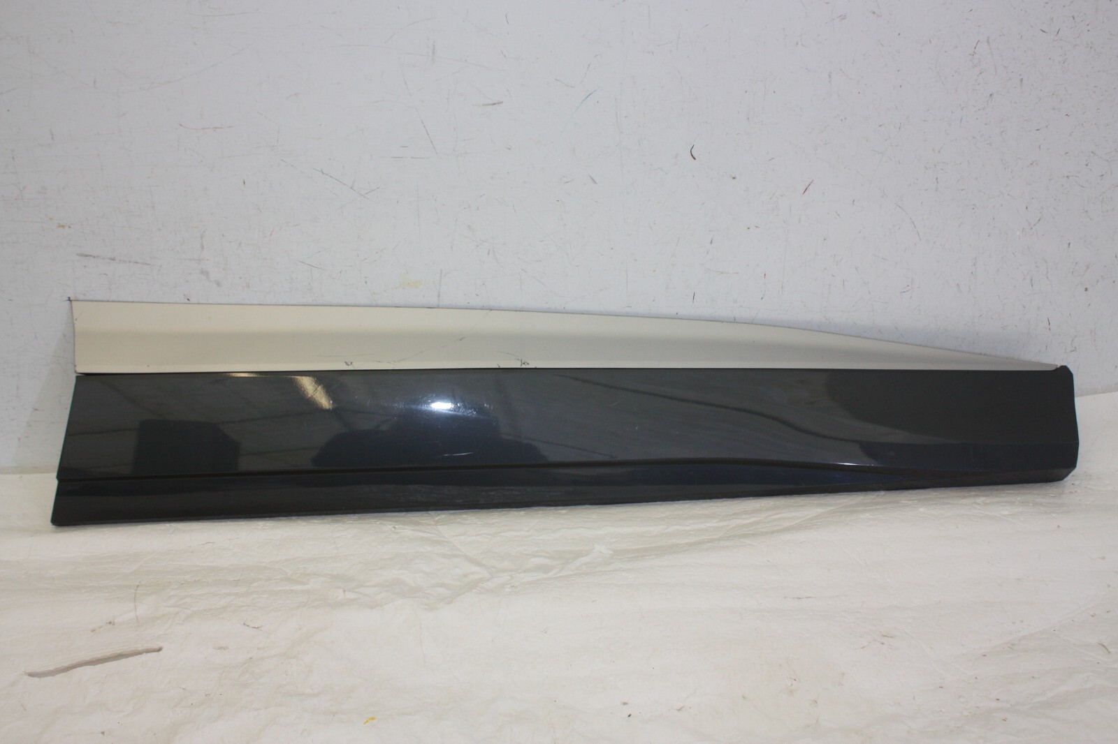 Audi Q4 E-Tron Front Right Side Door Moulding 89A853960B Genuine
