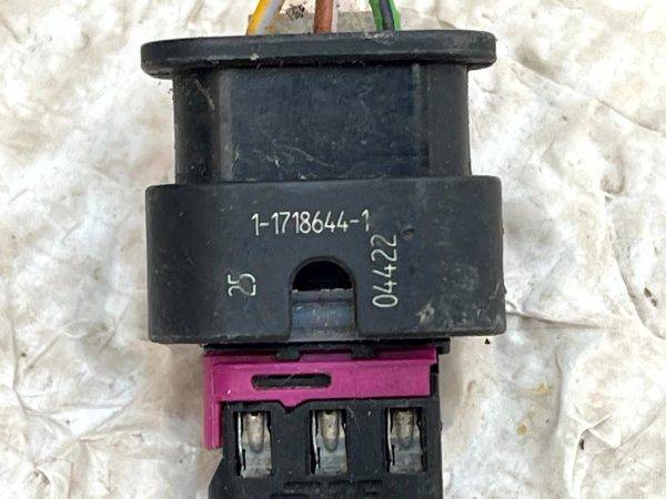 Audi VW Mercedes 3 Pin PDC Sensor Wiring Loom Plug Connector 1 1718644 1 Genuine 178431003121 8