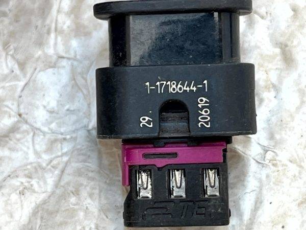Audi VW Mercedes 3 Pin PDC Sensor Wiring Loom Plug Connector 1-1718644-1 Genuine 7 Audi VW Mercedes 3 Pin PDC Sensor Wiring Loom Plug Connector 1 1718644 1 Genuine 178436714881 8
